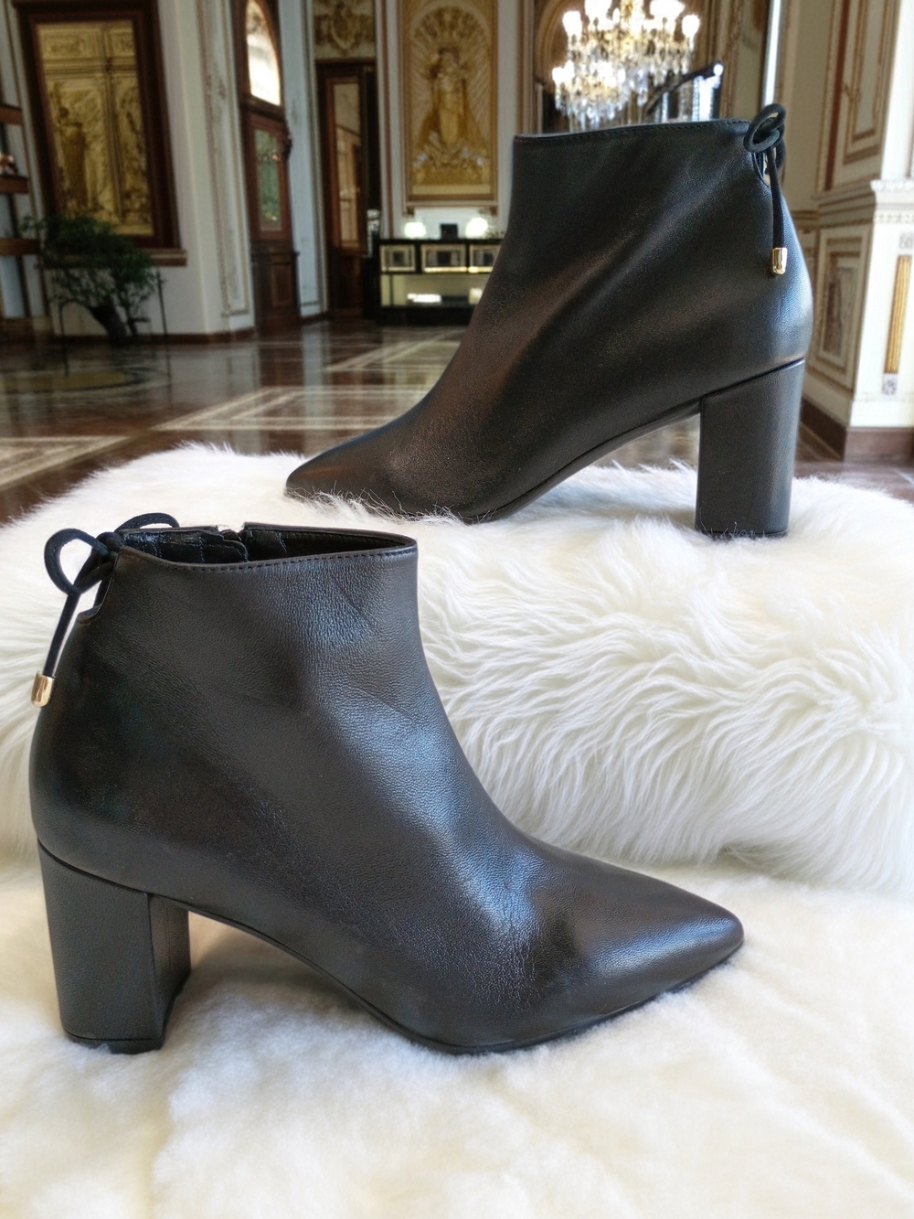New Stuart Weitzman Black Leather Pointed Toe Ankle Booties W/Ankle Ties SZ 4.5